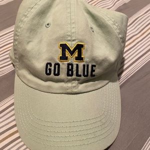 VS PINK Michigan Wolverines Hat